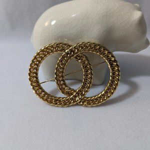 Monet Gold Tone Interlocking Chain Circles Brooch Pin Vintage 1980's